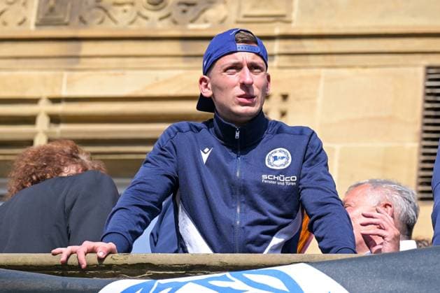 25 05 2025, Soccer, Championship celebration 3 Liga, Season 2024 2025, DSC Arminia Bielefeld celebrates the championship in the 3 Liga and the promotion to the 2 Liga on the balcony of the Bielefeld town hall Marius Wörl DSC Arminia Bielefeld xRHR PHOTO TKx Copyright: RHR-FOTOx RHR-FOTO TK