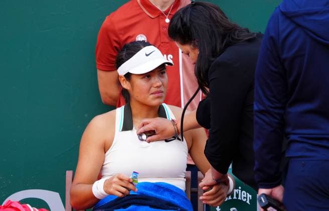 Emma Raducanu gets medical attention during her first round win French Open Tennis, Day Two, Tennis, Roland Garros, Paris, France - 26 May 2025 EDITORIAL USE ONLY No use with unauthorised audio, video, data, fixture lists, club league logos or live services. Online in-match use limited to 120 images, no video emulation. No use in betting, games or single club league player publications. Copyright: xJavierxGarcia Shutterstockx 15314619o