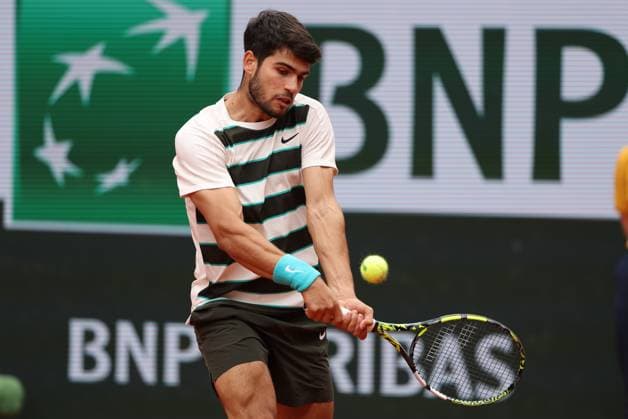 ROLAND GARROS 2025 Thierry Larret MAXPPP - PARIS (75) 26 05 2025 Thierry Larret Maxppp. Tennis. Roland Garros 2025. Internationaux de France de tennis. Stade Roland Garros, Paris (75). Le 26 mai. Court Suzanne Lenglen : Giulo-ZEPPIERI (ITA) vs Carlos ALCARAZ (ESP) PARIS (75) STADE ROLAND GARROS PARIS ILE DE FRANCE FRANCE  Copyright: xMAXPPPxThierryxLarretx TLR202505268004 TLR202505268004