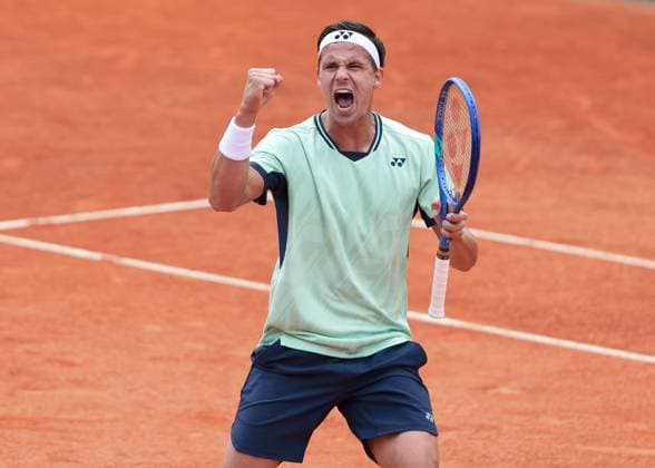 Daniel Altmaier GER makes a fist and cheers, cheers, joy, emotion Tennis French Open 2025 Roland Garros Paris France 26 May 2025 Copyright: xJuergenxHasenkopfx