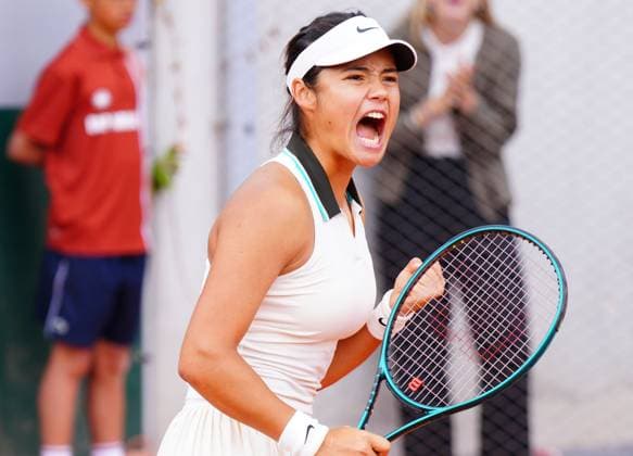 Emma Raducanu celebrates during her first round win French Open Tennis, Day Two, Tennis, Roland Garros, Paris, France - 26 May 2025 EDITORIAL USE ONLY No use with unauthorised audio, video, data, fixture lists, club league logos or live services. Online in-match use limited to 120 images, no video emulation. No use in betting, games or single club league player publications. Copyright: xJavierxGarcia Shutterstockx 15314619u