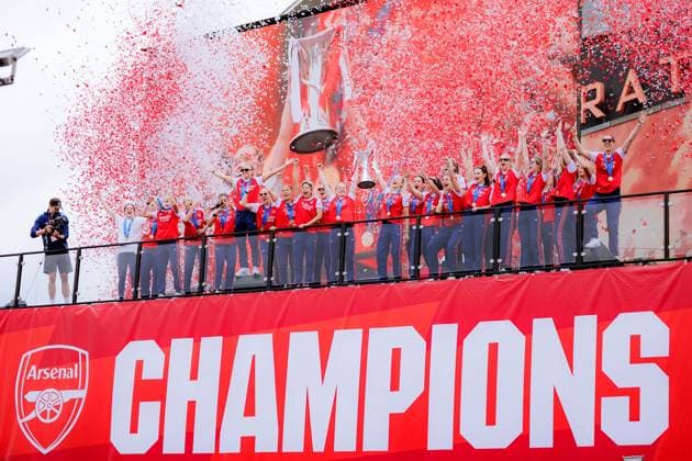 Players of Arsenal lifting the trophy during the UEFA Womens Champions League Arsenal Trophy Lift at Emirates Stadium in London, England. (Pauline FIGUET SPP) Copyright: xPaulinexFIGUETx xSPPx spp-en-PaFiSp-PF_ARS3236