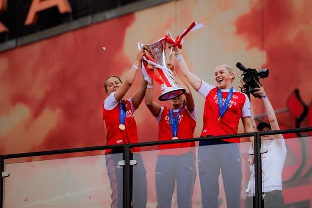 Alessia Russo (23 Arsenal) Lia Walti (13 Arsenal) and Victoria Pelova (21 Arsenal) during the UEFA Womens Champions League Arsenal Trophy Lift at Emirates Stadium in London, England. (Pauline FIGUET SPP) Copyright: xPaulinexFIGUETx xSPPx spp-en-PaFiSp-PF_ARS3262