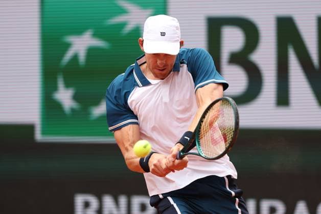 ROLAND GARROS 2025 Thierry Larret MAXPPP - PARIS (75) 26 05 2025 Thierry Larret Maxppp. Tennis. Roland Garros 2025. Internationaux de France de tennis. Stade Roland Garros, Paris (75). Le 26 mai. Court Suzanne Lenglen : Nicolas JARRY (CHI) VS Arthur FILS (FRA) - Tennis. Roland Garros 2025. French Open tennis tournament. Roland Garros Stadium, Paris (75) PARIS (75) STADE ROLAND GARROS PARIS ILE DE FRANCE FRANCE  Copyright: xMAXPPPxThierryxLarretx TLR202505268868 TLR202505268868