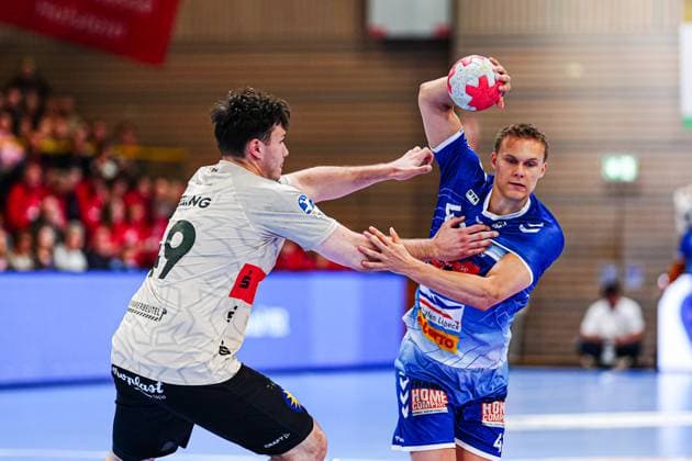 Aron Seesing Bergischer HC, 49 , Einar Nickelsen VfL Luebeck Schwartau, 42 GER, VfL Luebeck Schwartau vs Bergischer HC, Handball, 2 Bundesliga, Matchday 32, Season 2024 2025, 26 05 2025 GER, VfL Luebeck Schwartau vs Bergischer HC, Handball, 2 Bundesliga, Matchday 32, Season 2024 2025, 26 05 2025 Luebeck Copyright: xEibner-Pressefoto MarcelxvonxFehrnx EP_MFN