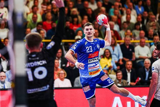 Throw Goal Janik Schrader VfL Luebeck Schwartau, 23 GER, VfL Luebeck Schwartau vs Bergischer HC, Handball, 2 Bundesliga, Matchday 32, Season 2024 2025, 26 05 2025 GER, VfL Luebeck Schwartau vs Bergischer HC, Handball, 2 Bundesliga, Matchday 32, Season 2024 2025, 26 05 2025 Luebeck Copyright: xEibner-Pressefoto MarcelxvonxFehrnx EP_MFN