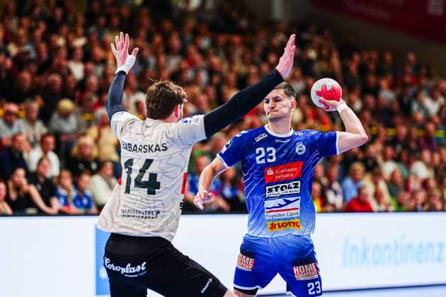 Gerdas Babarskas Bergischer HC, 14 , Janik Schrader VfL Luebeck Schwartau, 23 GER, VfL Luebeck Schwartau vs Bergischer HC, Handball, 2 Bundesliga, Matchday 32, Season 2024 2025, 26 05 2025 GER, VfL Luebeck Schwartau vs Bergischer HC, Handball, 2 Bundesliga, Matchday 32, Season 2024 2025, 26 05 2025 Luebeck Copyright: xEibner-Pressefoto MarcelxvonxFehrnx EP_MFN