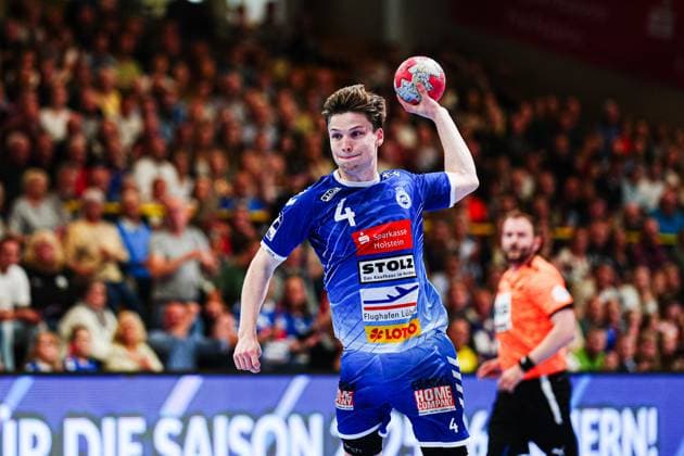 Throw Goal Paul Holzhacker VfL Luebeck Schwartau, 04 GER, VfL Luebeck Schwartau vs Bergischer HC, Handball, 2 Bundesliga, Matchday 32, Season 2024 2025, 26 05 2025 GER, VfL Luebeck Schwartau vs Bergischer HC, Handball, 2 Bundesliga, Matchday 32, Season 2024 2025, 26 05 2025 Luebeck Copyright: xEibner-Pressefoto MarcelxvonxFehrnx EP_MFN