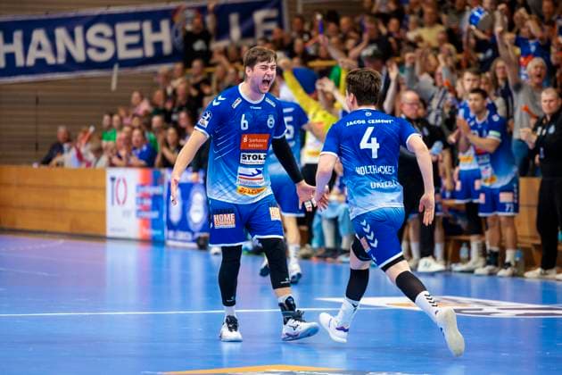 Rasmus Houmoeller No. 6, VfL Luebeck Schwartau and Örn Vésteinsson Östenberg No. 4, VfL Luebeck Schwartau cheer VfL Luebeck Schwartau vs Bergischer HC, Handball, 2 Bundesliga, 26 05 25 Luebeck Schleswig Holstein Germany Copyright: xAgentur54Gradx xFelixxKoenigx