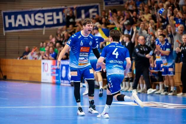 Rasmus Houmoeller No. 6, VfL Luebeck Schwartau and Örn Vésteinsson Östenberg No. 4, VfL Luebeck Schwartau cheer VfL Luebeck Schwartau vs Bergischer HC, Handball, 2 Bundesliga, 26 05 25 Luebeck Schleswig Holstein Germany Copyright: xAgentur54Gradx xFelixxKoenigx