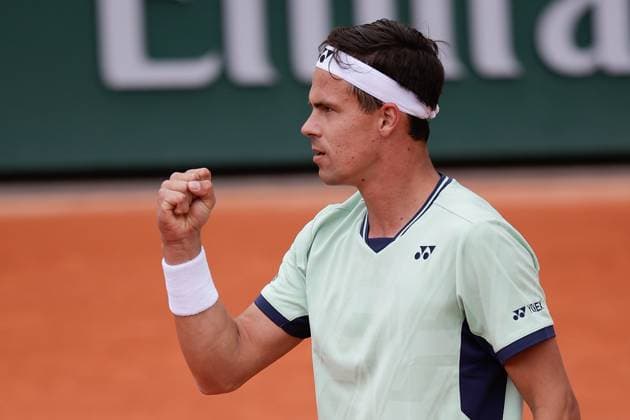 Paris 26 05 2025 xABx Tennis French Open 2025 Roland Garros, Daniel Altmaier GER Taylor Fritz USA v l , Daniel Altmaier GER makes a fist, winning fist, cheers Copyright: HMBxMedia AntonioxBorga