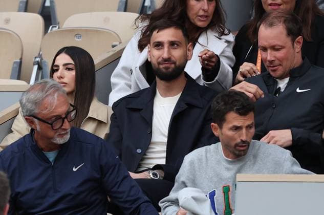 ROLAND GARROS 2025 Thierry Larret MAXPPP - PARIS (75) 26 05 2025 Thierry Larret Maxppp. Tennis. Roland Garros 2025. Internationaux de France de tennis. Stade Roland Garros, Paris (75). Le 26 mai. Court Phillipe Chatrier : Jannik SINNER (ITA) vs Arthur RINDERKNECH (FRA). Gianluigi Donnarumma joueur PSG - Tennis. Roland Garros 2025. French Open tennis tournament. Roland Garros Stadium, Paris (75) PARIS (75) STADE ROLAND GARROS PARIS ILE DE FRANCE FRANCE  Copyright: xMAXPPPxThierryxLarretx TLR202505269194 TLR202505269194