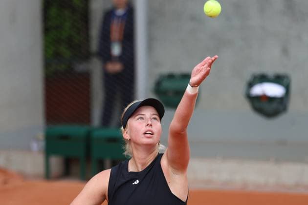 May 26, 2025, Paris, Celestynow, France: CLARA TAUSON of Denmark during the match against Magda Linette of Poland in the first round of French Open 2025 at Roland Garros in Paris. Paris France - ZUMAc278 20250526_zsp_c278_049 Copyright: xMarcinxCholewinskix