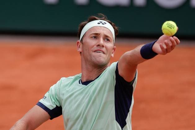 Paris 26 05 2025 xABx Tennis French Open 2025 Roland Garros, Casper Ruud NOR Albert Ramos Vinolas ESP v l , Casper Ruud NOR makes a serve Copyright: HMBxMedia AntonioxBorga