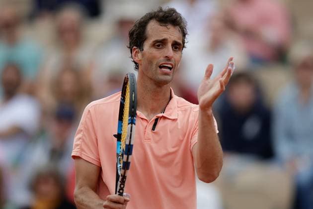 Paris 26 05 2025 xABx Tennis French Open 2025 Roland Garros, Casper Ruud NOR Albert Ramos Vinolas ESP v l , Albert Ramos Vinolas ESP disappointed, disappointed looking, dissapointed, sad, frustrated, frustrated, frustrated Copyright: HMBxMedia AntonioxBorga