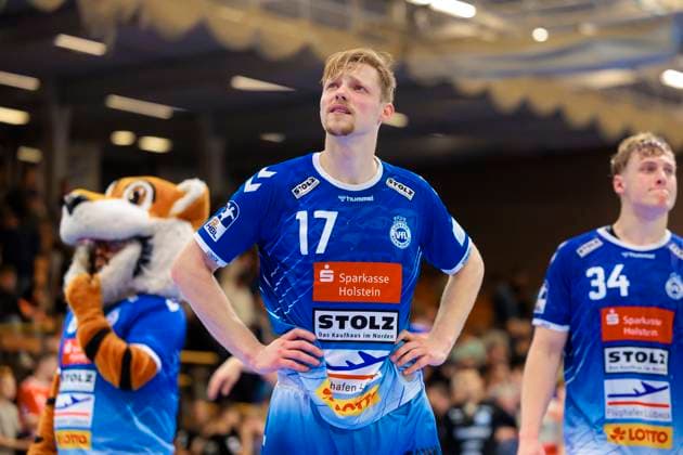 Niko Blaauw Nr 17, VfL Luebeck Schwartau is dejected depressed disappointed VfL Luebeck Schwartau vs Bergischer HC, Handball, 2 Bundesliga, 26 05 25 Luebeck Schleswig Holstein Germany Copyright: xAgentur54Gradx xFelixxKoenigx