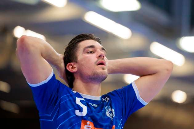 Kaj Geenen Nr 5, VfL Luebeck Schwartau is dejected depressed disappointed VfL Luebeck Schwartau vs Bergischer HC, Handball, 2 Bundesliga, 26 05 25 Luebeck Schleswig Holstein Germany Copyright: xAgentur54Gradx xFelixxKoenigx