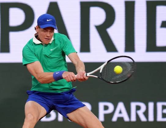 TENNIS - French Open 2025 PARIS,FRANCE,26.MAY.25 - TENNIS - ATP, Tennis Herren World Tour, French Open, Roland Garros, Grand Slam. Image shows Jannik Sinner (ITA).  GEPAxpictures xMichaelxRiedler