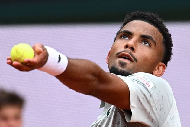 Roland Garros 2025: Arthur Fils (FRA) during the Men s Singles tennis match against Nicolas Jarry (FRA) on Court Suzanne-Lenglen during the Grand Slam tennis tournament on May 26, 2025, at Roland Garros Stadium in Paris, France. - 26 05 2025 - France Ile-de-France (region) Paris -  JulienxMattiax xLexPictorium LePictorium_0308872