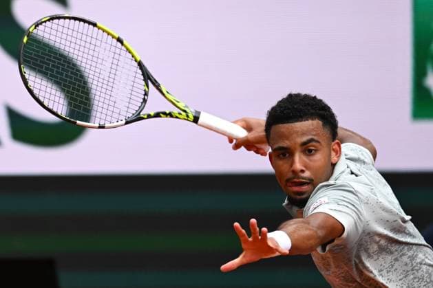 Roland Garros 2025: Arthur Fils (FRA) during the Men s Singles tennis match against Nicolas Jarry (FRA) on Court Suzanne-Lenglen during the Grand Slam tennis tournament on May 26, 2025, at Roland Garros Stadium in Paris, France. - 26 05 2025 - France Ile-de-France (region) Paris -  JulienxMattiax xLexPictorium LePictorium_0308885