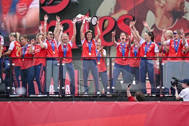 London, England, May 26th 2025: Mariona Caldentey of Arsenal lift the UEFA Women s Champions League trophy during the trophy lift celebrations at Emirates Stadium on May 26, 2025 in London, England. (Yaroslav Dunka SPP) Copyright: xYaroslavxDunkax xSPPx spp-en-YaDuSp-SPP_7733