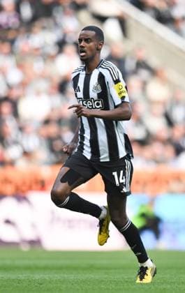Alexander Isak of Newcastle United Newcastle United v Everton, Premier League, Football, St James Park, Newcastle, UK - 25 May 2025 EDITORIAL USE ONLY No use with unauthorised audio, video, data, fixture lists, club league logos or live services. Online in-match use limited to 120 images, no video emulation. No use in betting, games or single club league player publications. Copyright: xRichardxLee Shutterstockx 15316434da