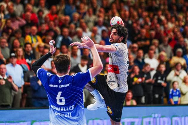 Throw Goal Eloy Morante Maldonado Bergischer HC, 33 GER, VfL Luebeck Schwartau vs Bergischer HC, Handball, 2 Bundesliga, Matchday 32, Season 2024 2025, 26 05 2025 GER, VfL Luebeck Schwartau vs Bergischer HC, Handball, 2 Bundesliga, Matchday 32, Season 2024 2025, 26 05 2025 Luebeck Copyright: xEibner-Pressefoto MarcelxvonxFehrnx EP_MFN