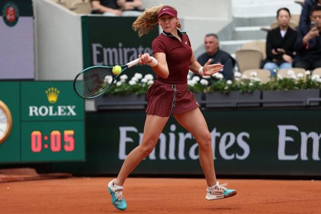 ROLAND GARROS 2025 Thierry Larret MAXPPP - PARIS (75) 27 05 2025 Thierry Larret Maxppp. Tennis. Roland Garros 2025. Internationaux de France de tennis. Stade Roland Garros, Paris (75). Le 27 mai. Court Suzanne Lenglen : Mirra ANDREEVA (RUS) vs Cristina BUCSA (ESP) - Tennis. Roland Garros 2025. French Open tennis tournament. Roland Garros Stadium, Paris (75) PARIS (75) STADE ROLAND GARROS PARIS ILE DE FRANCE FRANCE  Copyright: xMAXPPPxThierryxLarretx TLR202505279654 TLR202505279654