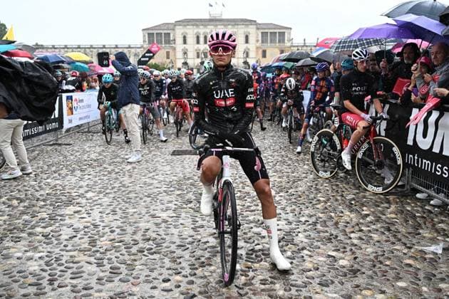 May 27, 2025, Piazzola Sul Brenta, ITALY: Mexican rider Isaac Del Toro Romero of Uae Team Emirates Xrg wearing the overall leader s pink jersey, waiting on the start line of the 16th stage of the 108 Giro d Italia 2025, cycling race over 203 km from Piazzola sul Brenta to San Valentino, 27 May 2025. ANSA LUCA ZENNARO. Giro D Italia Cycling Tour - Stage 16  - ZUMAa110 20250527_zaf_a110_010 Copyright: xZenx