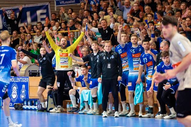 Schwartaus bench rejoices VfL Luebeck Schwartau vs Bergischer HC, Handball, 2 Bundesliga, 26 05 25 Luebeck Schleswig Holstein Germany Copyright: xAgentur54Gradx xFelixxKoenigx