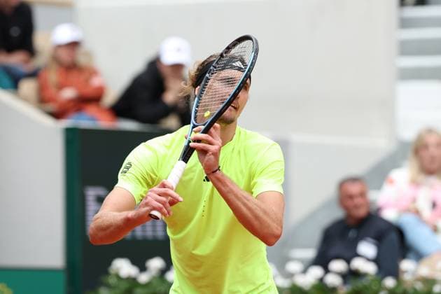 ROLAND GARROS 2025 Thierry Larret MAXPPP - PARIS (75) 27 05 2025 Thierry Larret Maxppp. Tennis. Roland Garros 2025. Internationaux de France de tennis. Stade Roland Garros, Paris (75). Le 27 mai. Court Suzanne Lenglen : Alexander ZVEREV (GER) vs Learner Tien (USA) - Tennis. Roland Garros 2025. French Open tennis tournament. Roland Garros Stadium, Paris (75) PARIS (75) STADE ROLAND GARROS PARIS ILE DE FRANCE FRANCE  Copyright: xMAXPPPxThierryxLarretx TLR202505279931 TLR202505279931