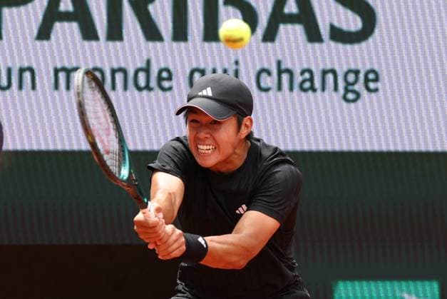ROLAND GARROS 2025 Thierry Larret MAXPPP - PARIS (75) 27 05 2025 Thierry Larret Maxppp. Tennis. Roland Garros 2025. Internationaux de France de tennis. Stade Roland Garros, Paris (75). Le 27 mai. Court Suzanne Lenglen : Alexander ZVEREV (GER) vs Learner Tien (USA) - Tennis. Roland Garros 2025. French Open tennis tournament. Roland Garros Stadium, Paris (75) PARIS (75) STADE ROLAND GARROS PARIS ILE DE FRANCE FRANCE  Copyright: xMAXPPPxThierryxLarretx TLR202505279932 TLR202505279932