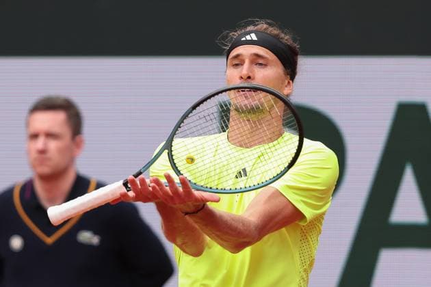 Alexander Zverev GER reacts angrily, anger, throws the racket in the air, emotion Copyright: xJuergenxHasenkopfx