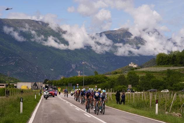 The pack rides during the stage 16 of the Giro d™Italia from Piazzola sul Brenta to San Valentino (Brentonico), Italy - Tuesday, May 27, 2025. - cycling.  Copyright: xFabioxFerrari LaPressex