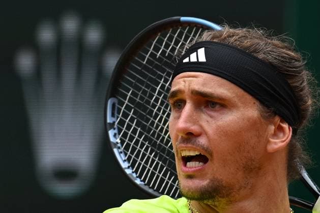 Roland Garros 2025: Alexander Zverev (GER) during the tennis match against Learner Tien in the Men s Singles on Court Suzanne-Lenglen during the Grand Slam tennis tournament on May 27, 2025 at Roland Garros Stadium in Paris, France. - 27 05 2025 - France Ile-de-France (region) Paris -  JulienxMattiax xLexPictorium LePictorium_0308946