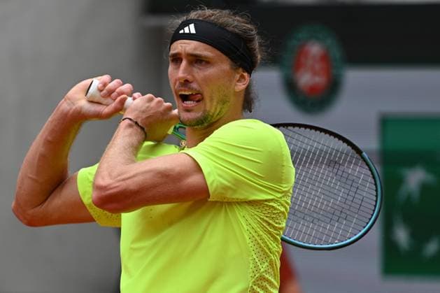 Roland Garros 2025: Alexander Zverev (GER) during the tennis match against Learner Tien in the Men s Singles on Court Suzanne-Lenglen during the Grand Slam tennis tournament on May 27, 2025 at Roland Garros Stadium in Paris, France. - 27 05 2025 - France Ile-de-France (region) Paris -  JulienxMattiax xLexPictorium LePictorium_0308947