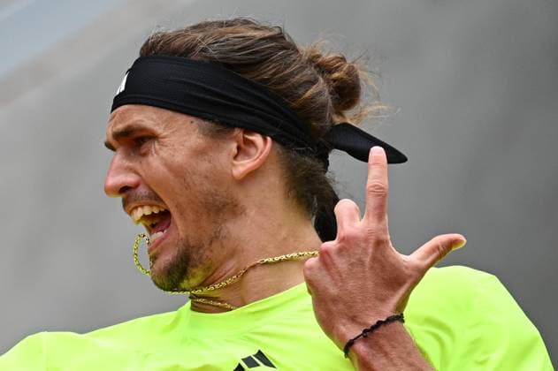 Roland Garros 2025: Alexander Zverev (GER) during the tennis match against Learner Tien in the Men s Singles on Court Suzanne-Lenglen during the Grand Slam tennis tournament on May 27, 2025 at Roland Garros Stadium in Paris, France. - 27 05 2025 - France Ile-de-France (region) Paris -  JulienxMattiax xLexPictorium LePictorium_0308948
