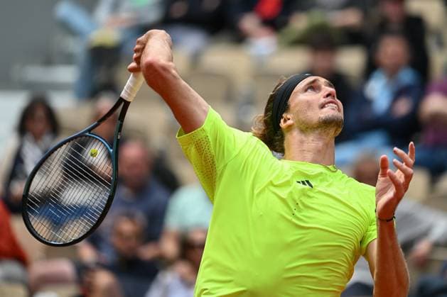 Roland Garros 2025: Alexander Zverev (GER) during the tennis match against Learner Tien in the Men s Singles on Court Suzanne-Lenglen during the Grand Slam tennis tournament on May 27, 2025 at Roland Garros Stadium in Paris, France. - 27 05 2025 - France Ile-de-France (region) Paris -  JulienxMattiax xLexPictorium LePictorium_0308954