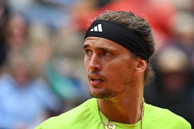 Roland Garros 2025: Alexander Zverev (GER) during the tennis match against Learner Tien in the Men s Singles on Court Suzanne-Lenglen during the Grand Slam tennis tournament on May 27, 2025 at Roland Garros Stadium in Paris, France. - 27 05 2025 - France Ile-de-France (region) Paris -  JulienxMattiax xLexPictorium LePictorium_0308960