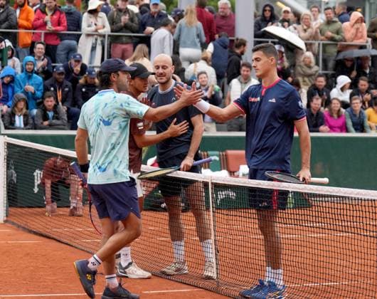 TENNIS - French Open 2025 PARIS,FRANCE,27.MAY.25 - TENNIS - ATP, Tennis Herren World Tour, French Open, Roland Garros, Grand Slam. Image shows Diego Hidalgo ECU), Luciano Darderi (ITA), Constantin Frantzen (GER) and Alexander Erler (AUT).  GEPAxpictures xMichaelxRiedler