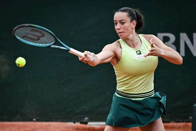 May 27, 2025, Paris, France, France: Tereza VALENTOVA of Czech Republic during the third day of Roland-Garros 2025, French Open 2025, Grand Slam tennis tournament at Roland-Garros Stadium on May 27, 2025 in Paris, France. Paris France - ZUMAm308 20250527_zsp_m308_026 Copyright: xMatthieuxMirvillex