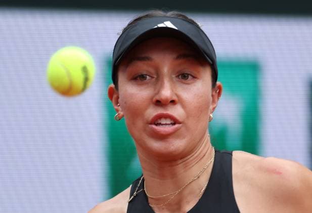 Jessica Pegula of the US plays against Anca Todoni of Romania during their first-round match at the French Tennis Open in Roland Garros in Paris, France, on Tuesday, May 27, 2025. Pegula won 6-2, 6-4.  PAR20250527203 MAYAxVIDON-WHITE