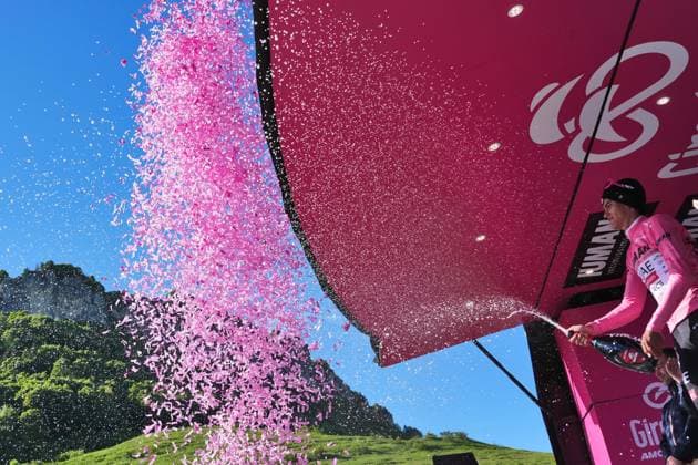 Del Toro Romero Isaac of Uae Team Emirates Xrg pink jersey on the podium during the stage 16 of the Giro dÕItalia from Piazzola sul Brenta to San Valentino (Brentonico), Italy - Tuesday, May 27, 2025. - cycling.  Copyright: xGianxMattiaxD Alberto LaPressex