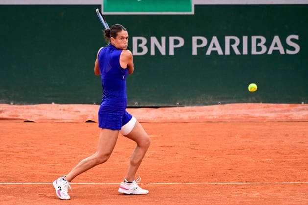 TENNIS : Roland Garros 2025 - Internationaux de France - 27 05 2025 Chloe Paquet ( France ) during the 2025 French Open at Roland Garros on May 27, 2025 in Paris, France. ( Photo Dante Badano PSNewz ) - ParisFrance  Copyright: xx