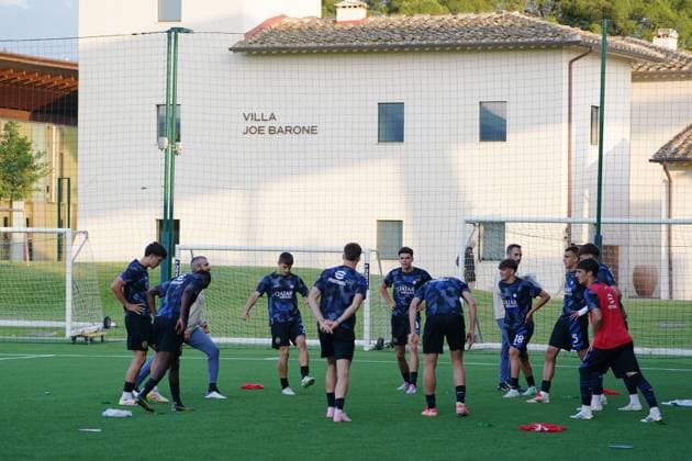 Inter™s players warm up before the match between Inter and Sassuolo In the final fase of 2024 25 Primavera 1 Championship at the Viola Park Center in Bagno A Ripoli, Florence, center of Italy - Tuesday, May 27, 2025. Sport - Soccer  Copyright: xMarcoxBucco LaPressex