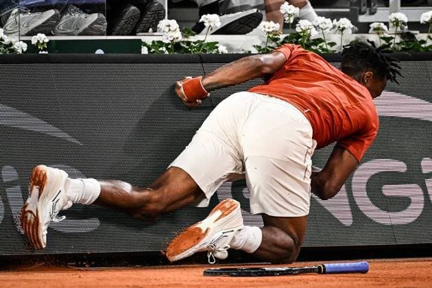 Sport Bilder des Tages May 27, 2025, Paris, France, France: Gael MONFILS of France falls during the third day of Roland-Garros 2025, French Open 2025, Grand Slam tennis tournament at Roland-Garros Stadium on May 27, 2025 in Paris, France. Paris France - ZUMAm308 20250527_zsp_m308_045 Copyright: xMatthieuxMirvillex
