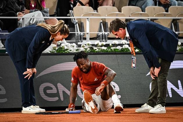 May 27, 2025, Paris, France, France: Gael MONFILS of France looks injured during the third day of Roland-Garros 2025, French Open 2025, Grand Slam tennis tournament at Roland-Garros Stadium on May 27, 2025 in Paris, France. Paris France - ZUMAm308 20250527_zsp_m308_048 Copyright: xMatthieuxMirvillex