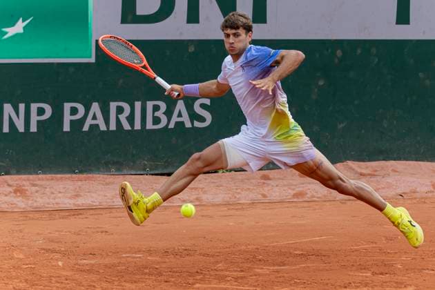2025 French Open - Day Three Flavio Cobolli returns the ball against Marin Cilic at the Roland Garros Grand Slam Tournament in Paris, France, on May 27, 2025. Paris France  Copyright: xRobertxSzaniszlox originalFilename:szaniszlo-notitle250527_nph4d.jpg
