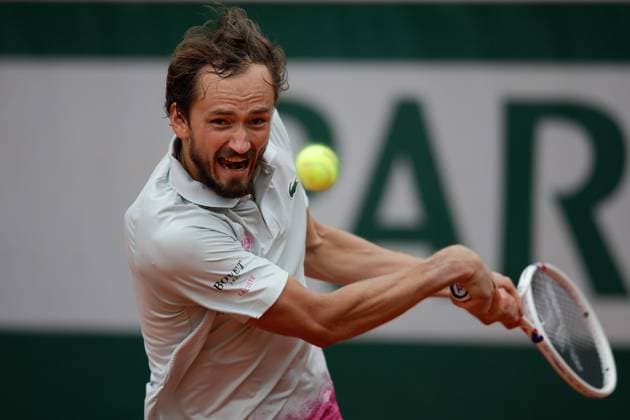 Paris 27 05 2025 xABx Tennis French Open 2025 Roland Garros, Daniil Medvedev Cameron Norrie GBR v l , Daniil Medvedev plays a backhand Copyright: HMBxMedia AntonioxBorga