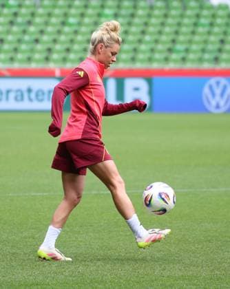 28 05 2025, xgrfx, Football DFB Media Dates, German Womens National Team Training v l Linda Dallmann German Womens National Team DFL DFB REGULATIONS PROHIBIT ANY USE OF PHOTOGRAPHS as IMAGE SEQUENCES and or QUASI VIDEO Bremen